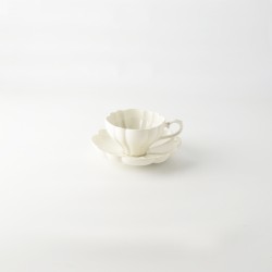 Le bouquet new saucer white cup and saucer